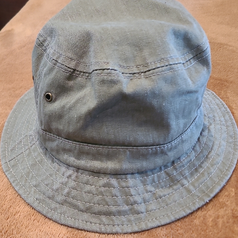 Stylish Green Bucket Hat for Women Size S/M